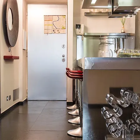 Appartamento In Cosmopolitan Hi-tech Roma