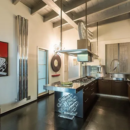 Appartamento In Cosmopolitan Hi-tech Roma