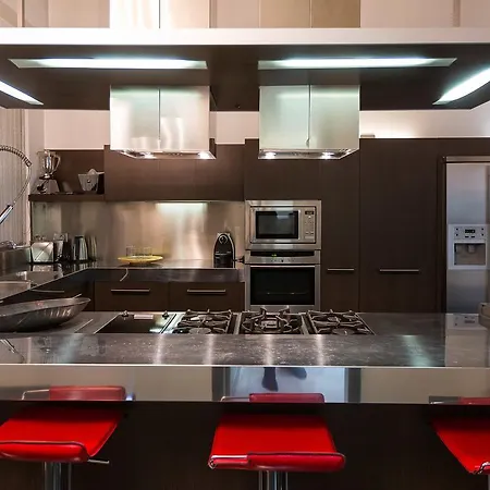 In Cosmopolitan Hi-tech * Roma