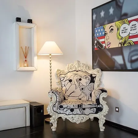 In Cosmopolitan Hi-tech Appartamento