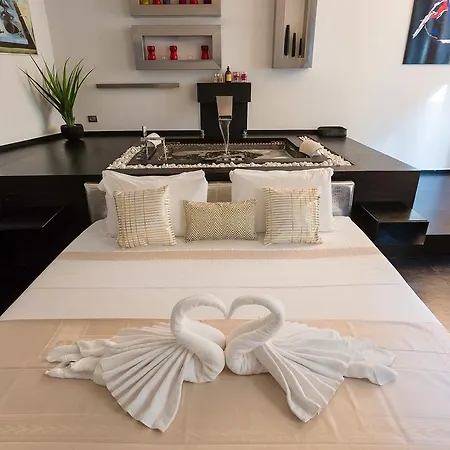 In Cosmopolitan Hi-tech Roma