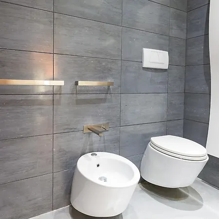 In Cosmopolitan Hi-tech * Roma